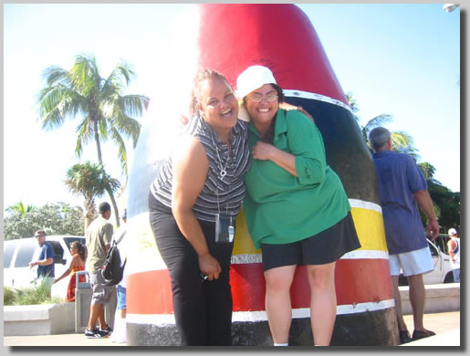 Key West - La Queena and Rooty Jr. at the southernmost point in the U.S.